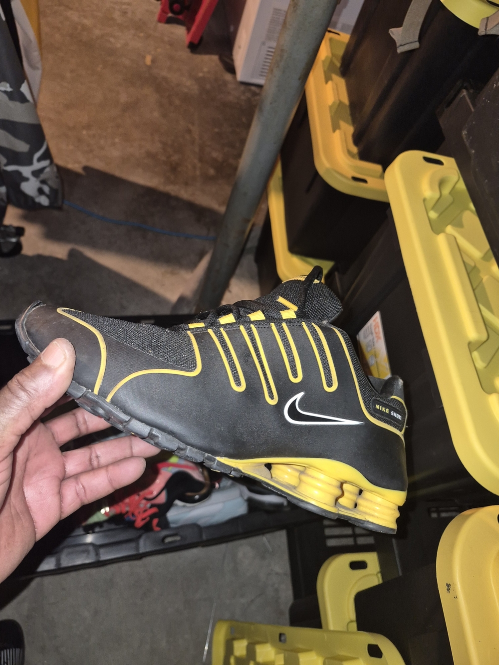 Nike Men's Black and Yellow Athletic Running Shoes